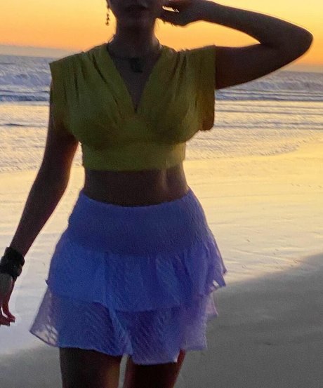 Itstaleen modèles nus des photos