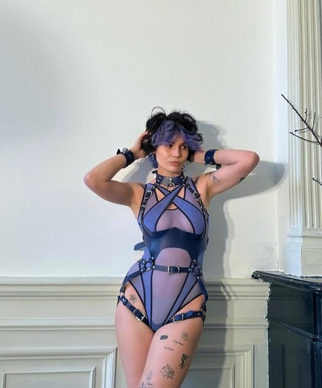 Marthe Woertman étoile sexy des photos