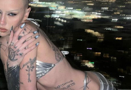 Siiickbrain modèles nus images