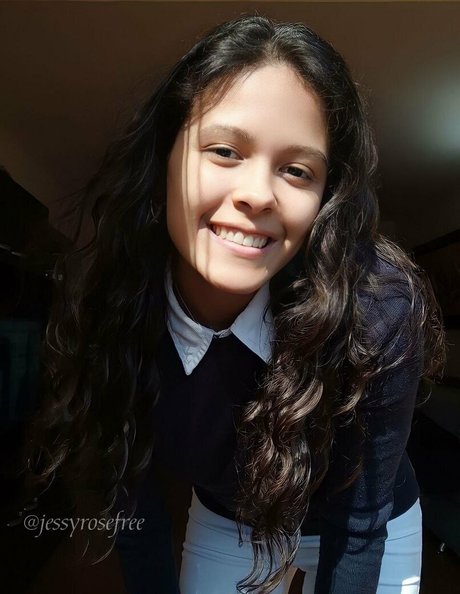 thickbabyzara star érotique photos