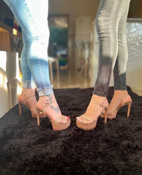 Samy Feet modèle joli image