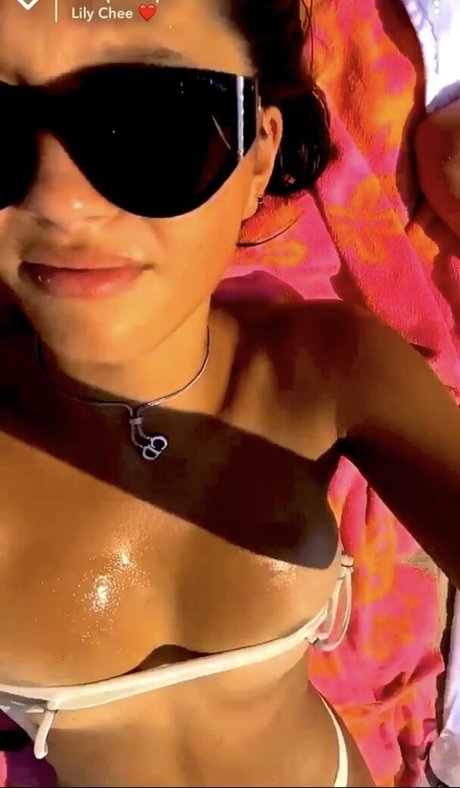 Lily Chee modèle sexy images