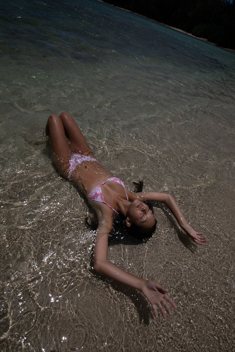 Lily Chee actrice chaude galeries