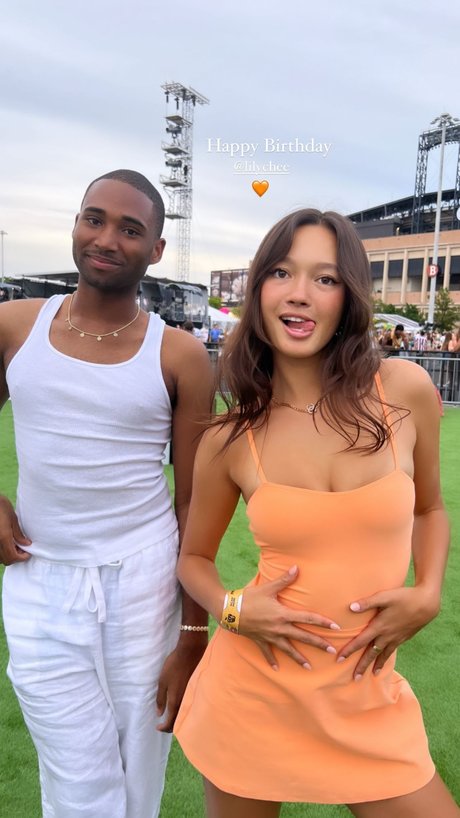 Lily Chee belle star du porno photo