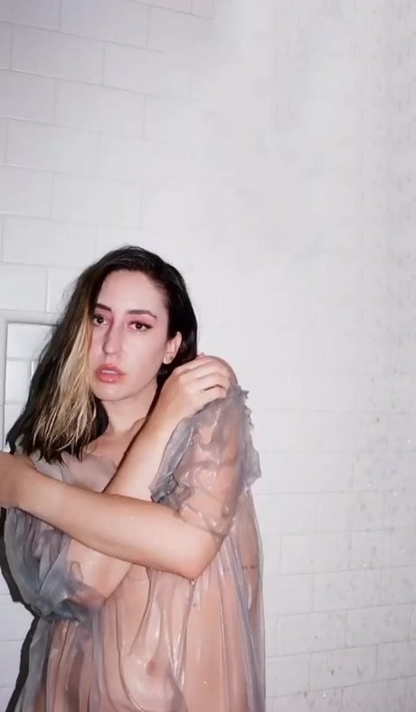 Elohim actrice érotique des photos