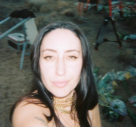 Elohim belle star du porno des photos