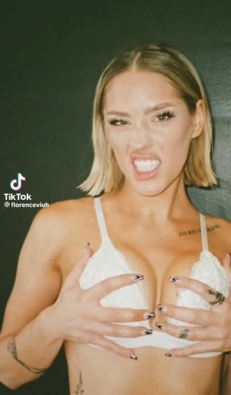 Emily Viuhkola star pornographique collection