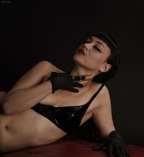 kittytenebris nus de stars du porno images