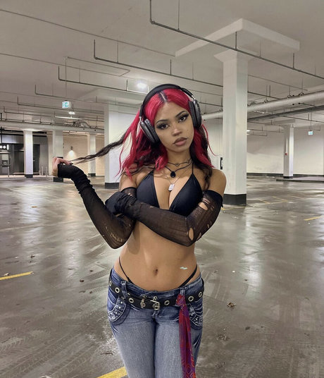 Kikuai actrice de nus des photos