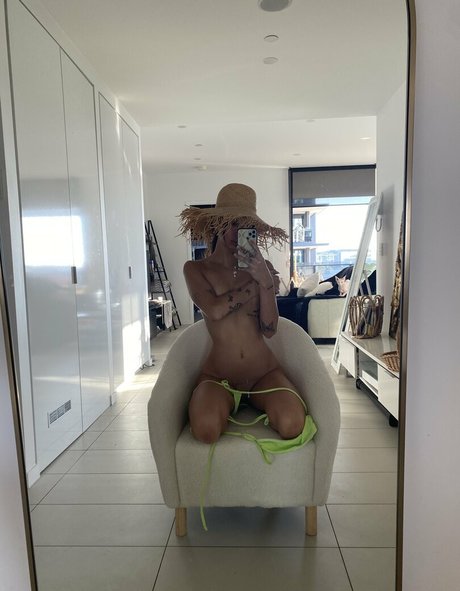 Rebellious hooligans modèle parfait photos