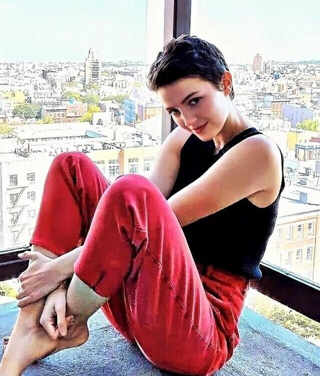 Ella Hunt xxx star du porno img