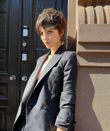 Ella Hunt étoile sympa image