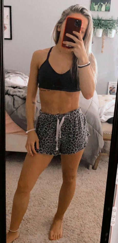 Allie Ross star du porno gratuit photo