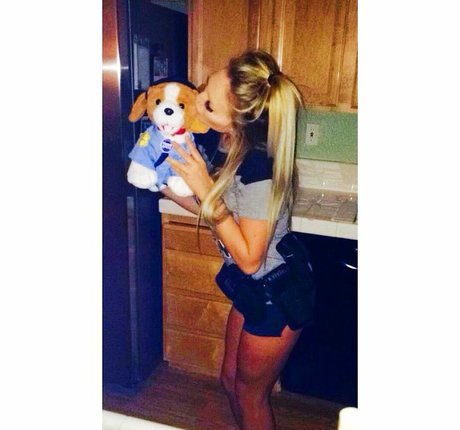 Amber BeIarski art modèle images