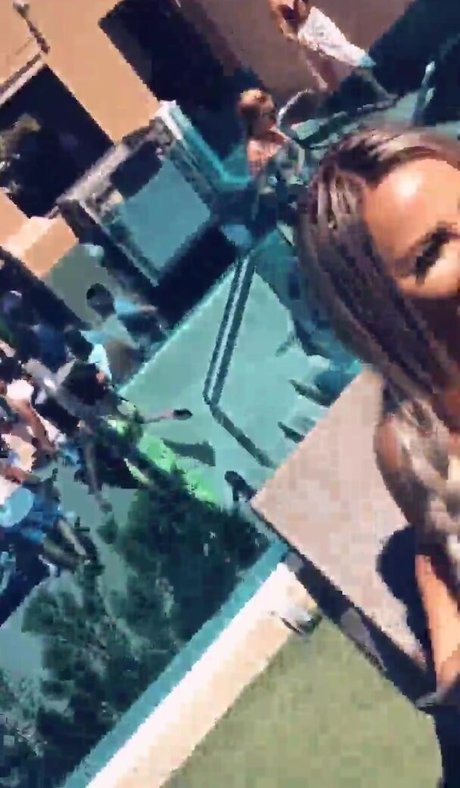 Amber BeIarski star du porno chaude img