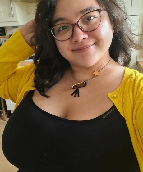 janineaam actrice xxx galerie