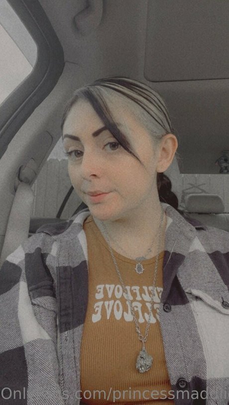 princessmaddiie étoile nue des photos