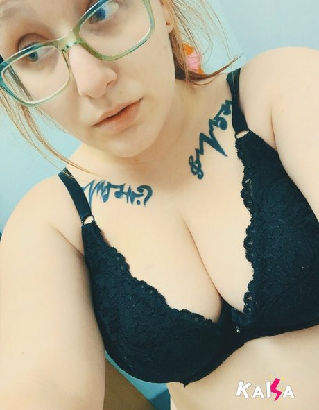 zee765420 modèle érotique archive