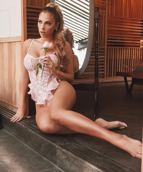 pom-pom girl asiatique onlyfans xxx sexy img