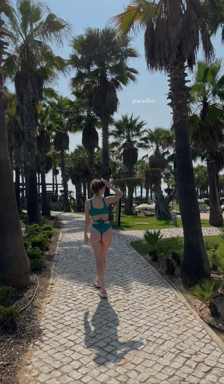 Ellie Bindman joli modèle archive