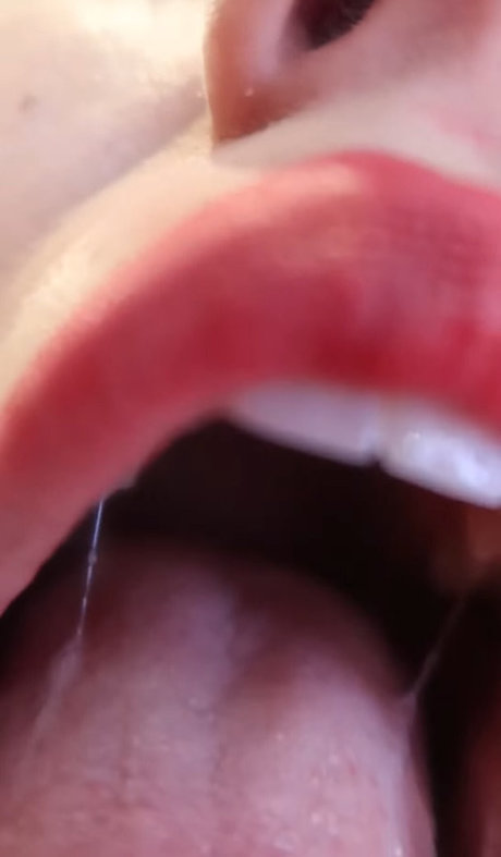 Colleen Ballinger star du porno chaude des photos