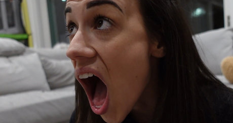 Colleen Ballinger étoile de l'art galeries