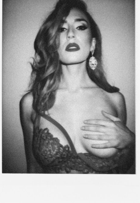 Madeleine Baldacchino actrice sexy des photos