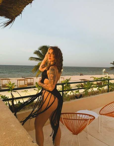 plage seins nus onlyfans art chaud photos