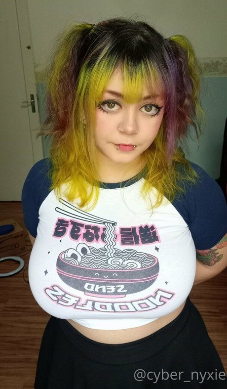 femme seulementfans chaud belle img