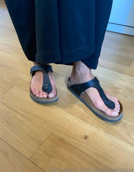 italianfeetluv actrice libre img