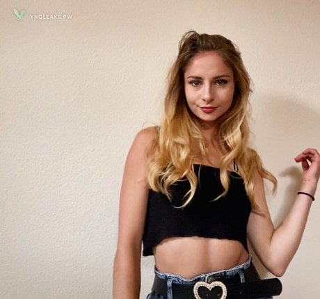 Tarah Kayne modèle artistique photo