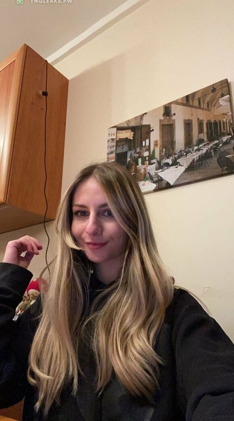 Tarah Kayne modèle joli galerie