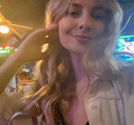 Tarah Kayne étoile érotique photos