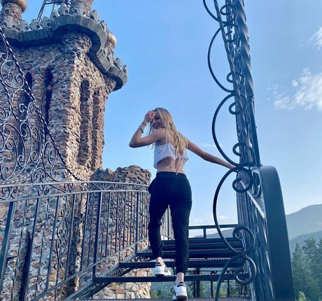 Tarah Kayne actrice pornographique galeries