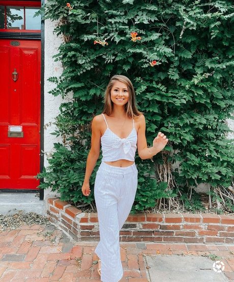 Hailey Lower actrice chaude photo