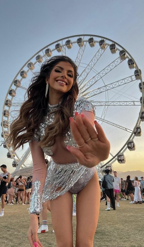 Sarah Sunita modèle magnifique photos