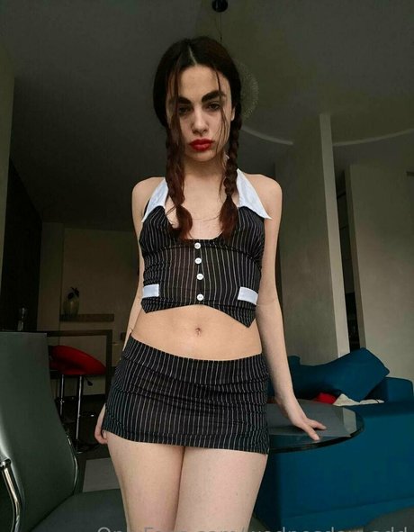 wednesday add modèle érotique photo