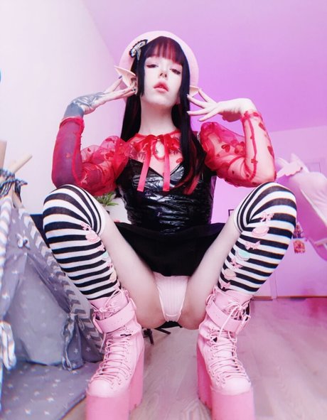 Megaplaygirl star érotique images