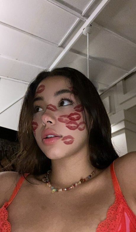 ValeMadrigal 1 modèle adulte archive