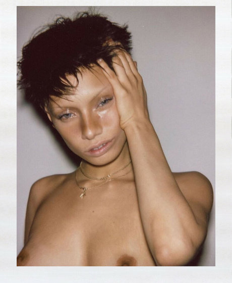 uglyworldwide art étoile galerie