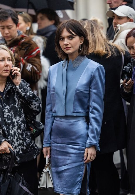 Emilia Jones nus étoiles galerie