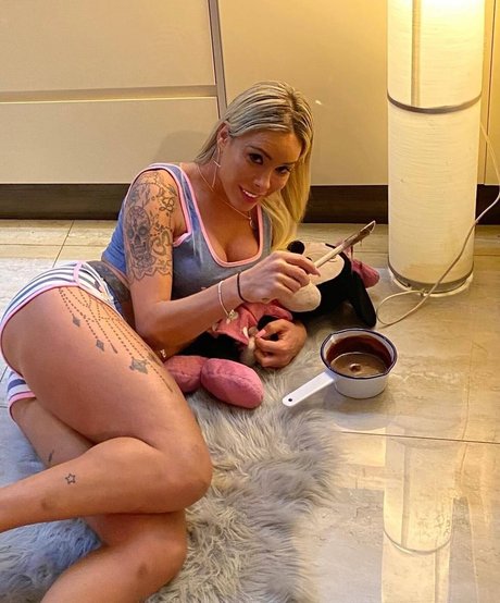 JeSuisBabi star du porno exclusive archive