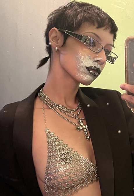 Jazelle Zanaughtti jolie étoile photos