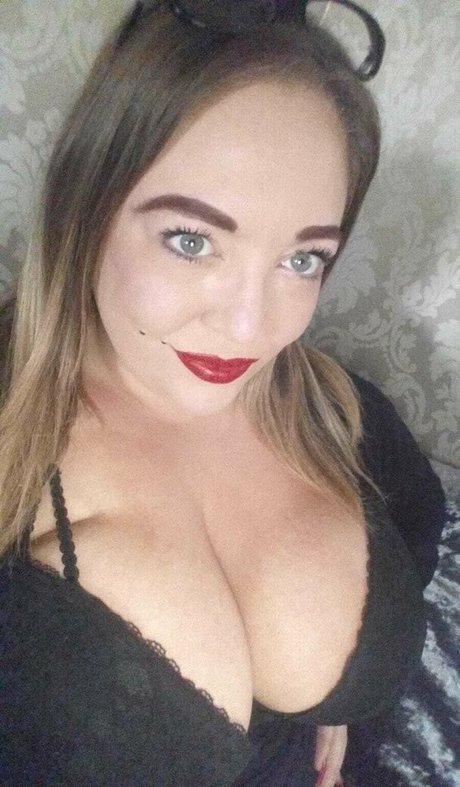 minxy minx jolie star du porno img