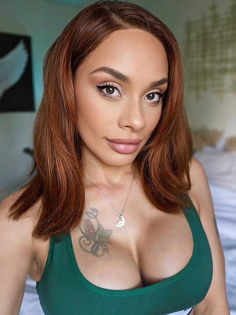 Your Goddess star du porno exclusive photos