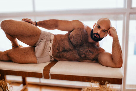 _The__LV__ modèle adulte galeries