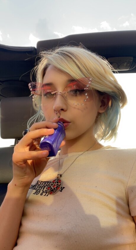 Phoebe Bombay modèle de haute qualité image