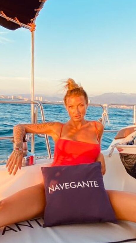 Tiffany Fox_ modèle de haute qualité des photos