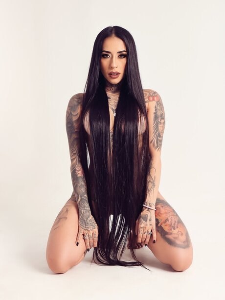 Miikaele modèle de sexe photos