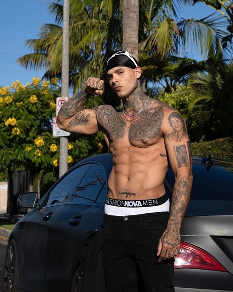 Yamil Meluk beau modèle galerie